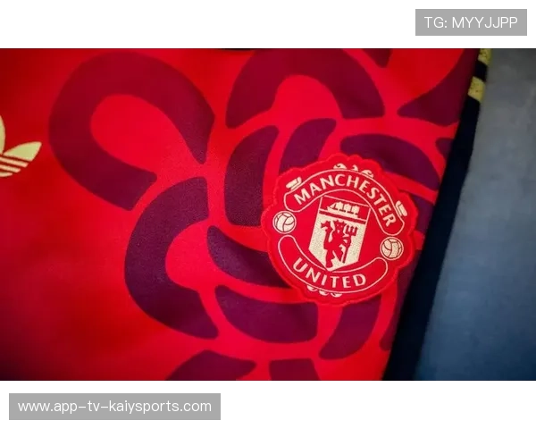 曼联防守协同训练更紧密——重塑巅峰防线的秘密武器