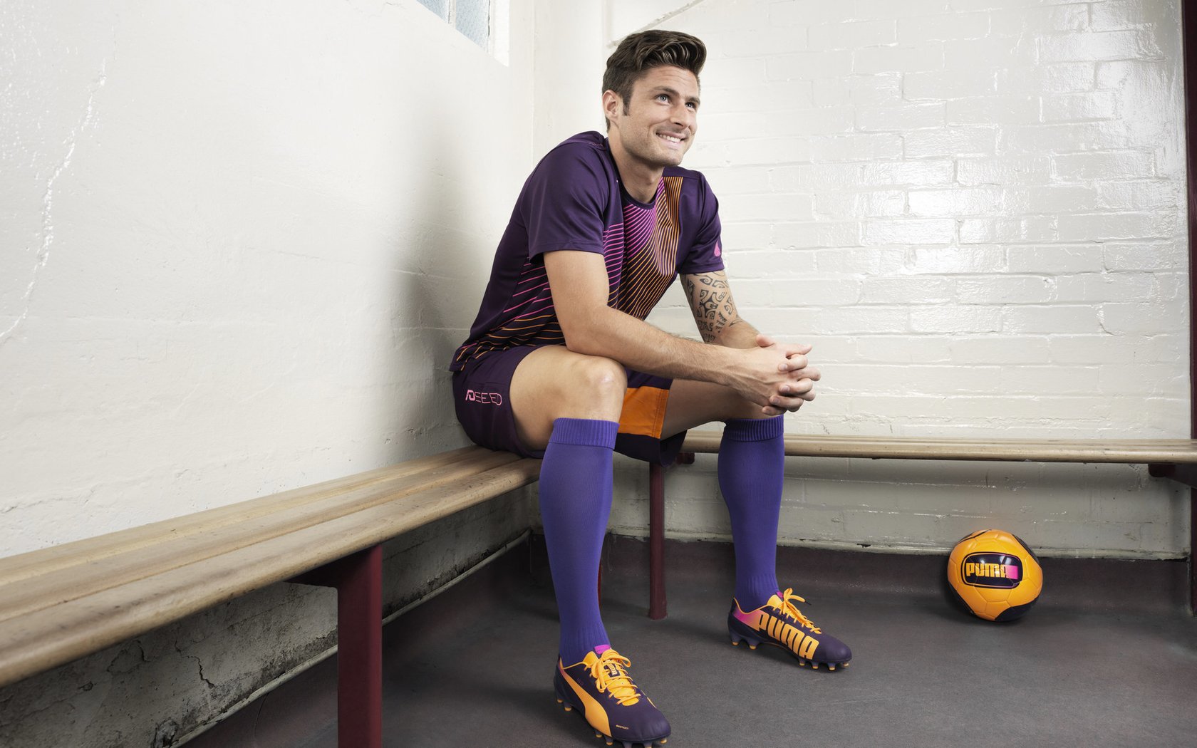 体育新闻中心深度人物特写,体育方面的新闻特写,200字左右